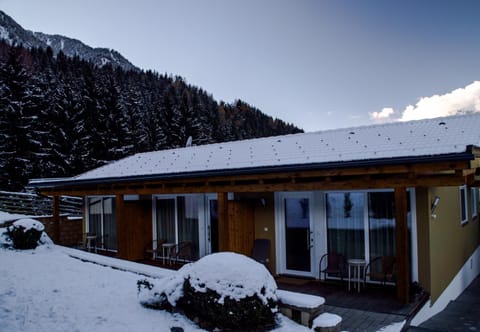 Property building, Facade/entrance, Winter