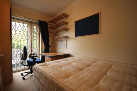 Draycott Bed and Breakfast in Harrow