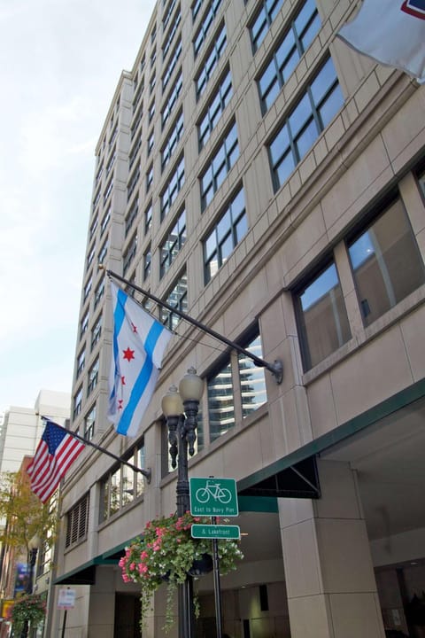 Hampton Inn & Suites Chicago-Downtown Hotel in River North