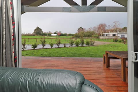 Country Living on Raynes Road Haus in Hamilton