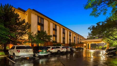 SureStay Plus Hotel by Best Western Chicago Lombard Hotel in Lombard