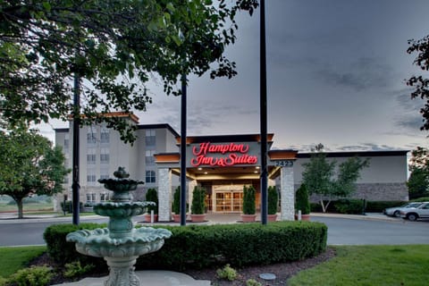 Hampton Inn & Suites Chicago/Aurora Hotel in Aurora
