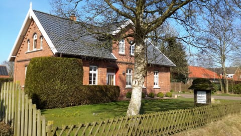 Landhaus von Felde Apartment in Esens