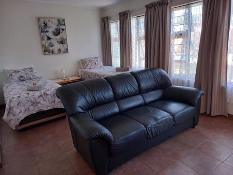 White Rose Guest House Bed and Breakfast in Gauteng