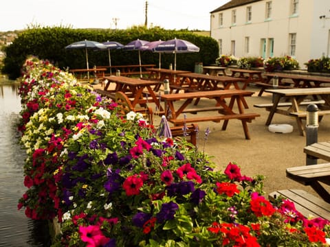 The George Gasthof in Bridport Harbour