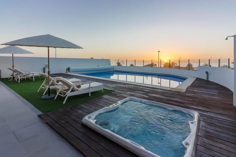 Hot Tub, Decorative detail, On site, Pool view, Sea view, Swimming pool, Sunset, Open Air Bath, sunbed