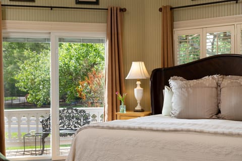 Bed, View (from property/room), Balcony/Terrace, Bedroom