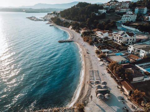 Property building, Nearby landmark, Day, Neighbourhood, Natural landscape, Bird's eye view, Beach, City view, Mountain view, Sea view