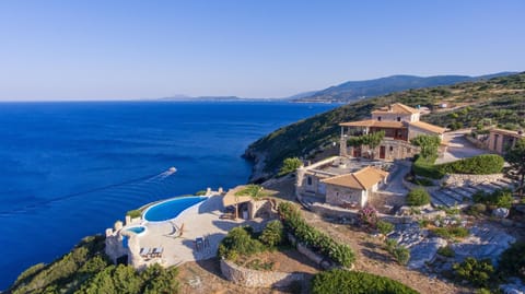 Property building, Nearby landmark, Day, Natural landscape, Bird's eye view, Mountain view, Pool view, Sea view, Swimming pool