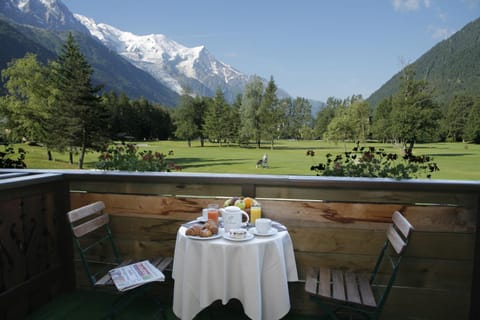 Natural landscape, Summer, Balcony/Terrace, Balcony/Terrace, Bedroom, Mountain view