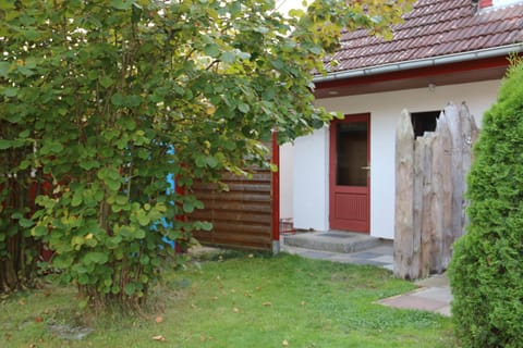 Patio, Facade/entrance