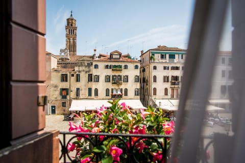 Balcony/Terrace, City view