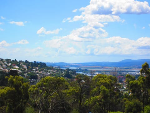 Nearby landmark, Natural landscape, View (from property/room), River view, Sea view, Area and facilities