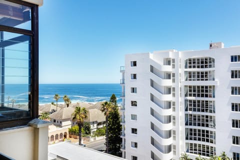 Backup-Powered Bantry Bay View 2 Bed Apartment Eigentumswohnung in Sea Point
