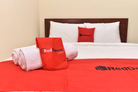 RedDoorz Plus @ Singaraja Bed and Breakfast in Buleleng