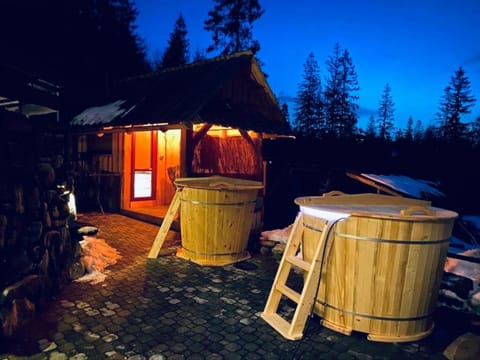 Hot Tub, Sauna