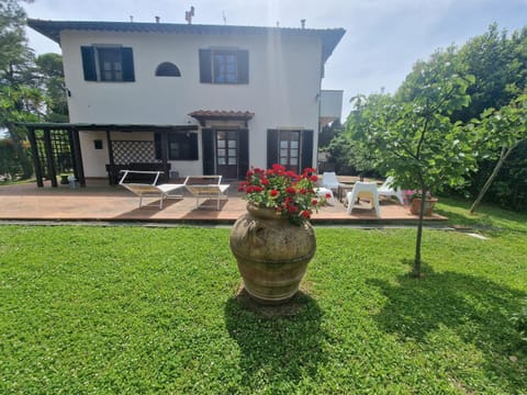 Property building, Patio, Garden view