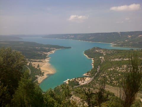 Nearby landmark, Day, Natural landscape, Lake view, Mountain view, River view