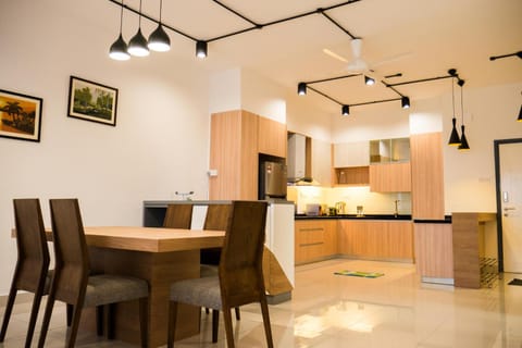 Damen Subang by Widebed Appartamento in Subang Jaya