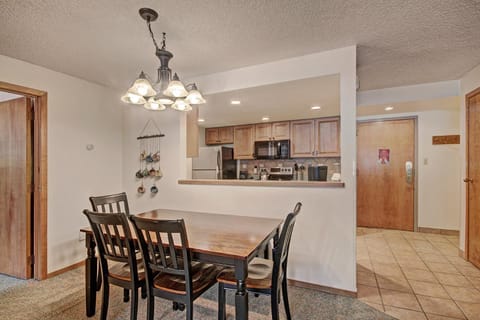 VS643 Square Condo Apartment in Copper Mountain