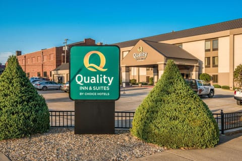 Quality Inn & Suites Quincy - Downtown Hôtel in Quincy