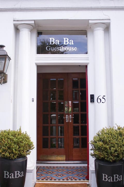 Ba Ba Guest House Bed and Breakfast in Chester