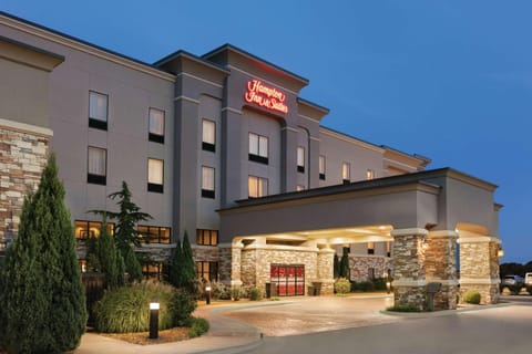 Hampton Inn & Suites Enid Hotel in Enid