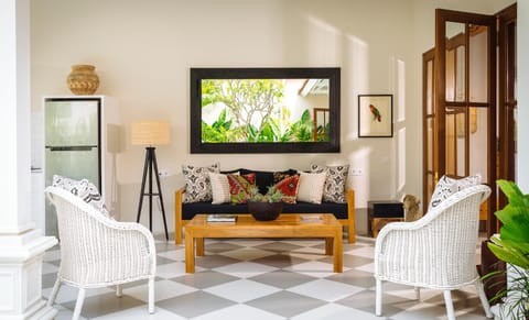Living room, Pool view