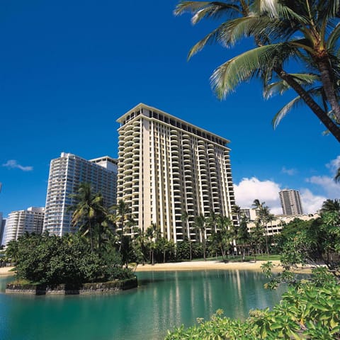 Hilton Grand Vacations Club at Hilton Hawaiian Village Resort in McCully-Moiliili