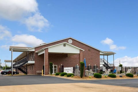 Econo Lodge Inn & Suites Searcy Motel in Searcy
