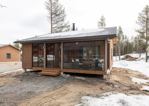 Property building, Facade/entrance, Neighbourhood, Natural landscape, Winter