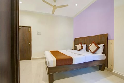 Collection O 9796 Hotel Alekhya Residency Hotel in Hyderabad