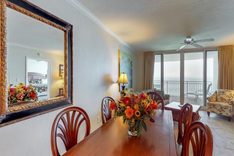 Emerald Beach Resort Apartment in Panama City Beach