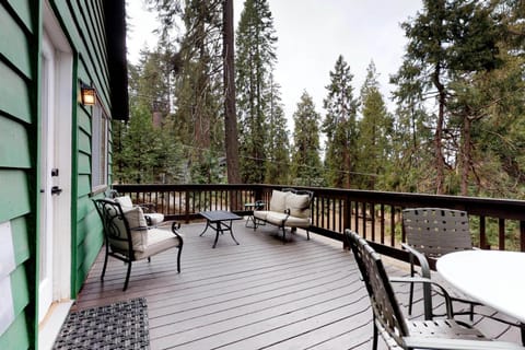 Blue Meadow Cottage House in Shaver Lake