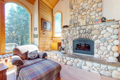 New England Cottage Maison in Shaver Lake