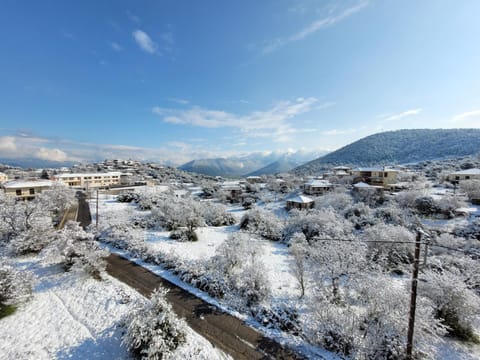 View (from property/room), City view, City view, Mountain view, Mountain view