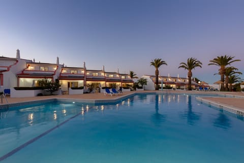 Night, Pool view