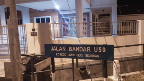 MaiHomestay Seri Iskandar Alquiler vacacional in Perak Tengah District