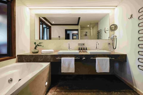 Bathroom, Bath