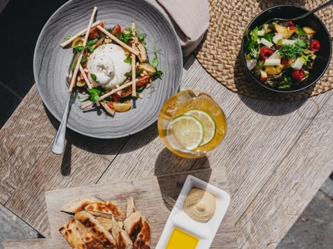 Food and drinks, Food