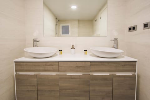 HQ Rooms Apartments San Vicente Apartment in Valencia