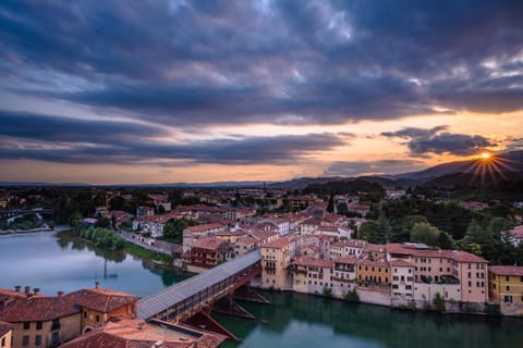 Balcony/Terrace, City view, Mountain view, River view