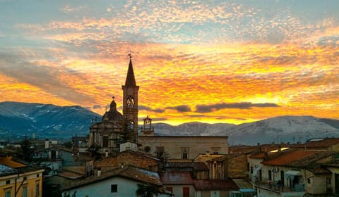 Nearby landmark, Neighbourhood, Natural landscape, Winter, Balcony/Terrace, Balcony/Terrace, City view, Landmark view, Mountain view, Sunset