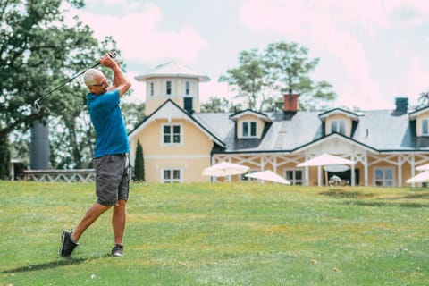 People, Golfcourse, Minigolf, Inner courtyard view