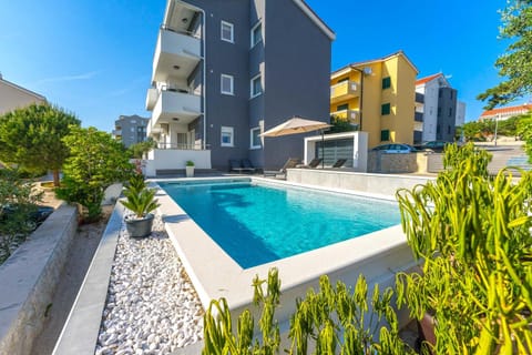 Summer Breeze Pool Apartments Condo in Novalja