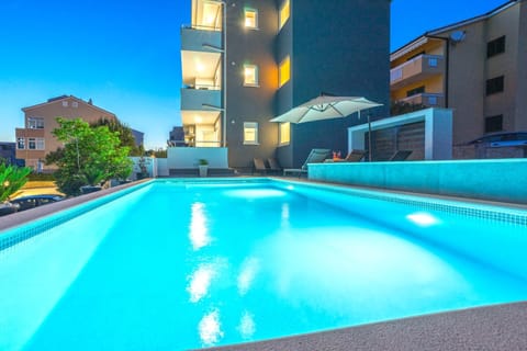 Summer Breeze Pool Apartments Condo in Novalja