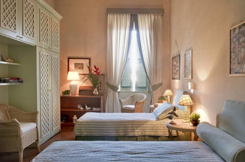 Bed, Library, Photo of the whole room