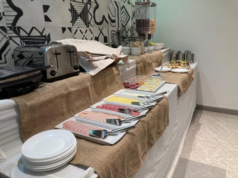 Dining area, Buffet breakfast