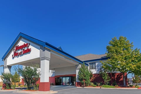 Hampton Inn & Suites Tulsa-Woodland Hills Hotel in Tulsa