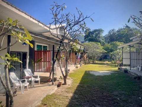 Ozone Beach Huts Campground/
RV Resort in Sala Dan